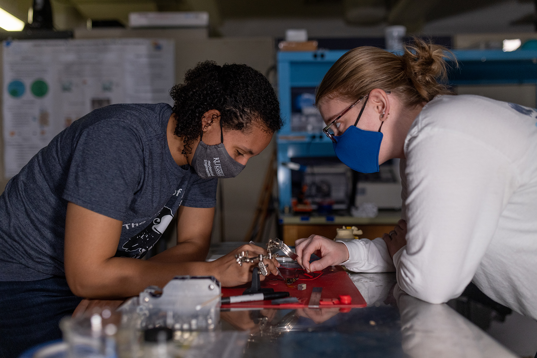 PhD student Jordan Gamble and her lab partner Tori Drapal working in Spine Biomechanics lab